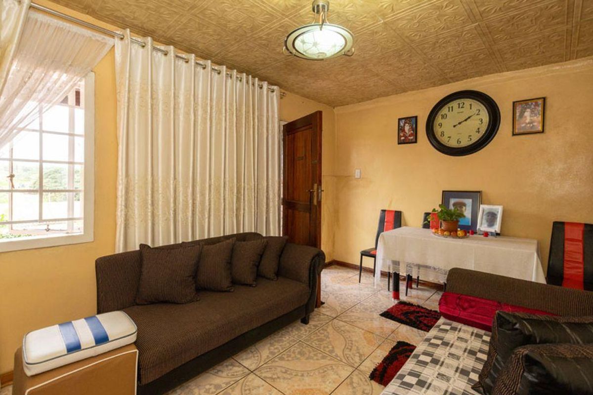 Cosy Two Bedroom House - Photo 4