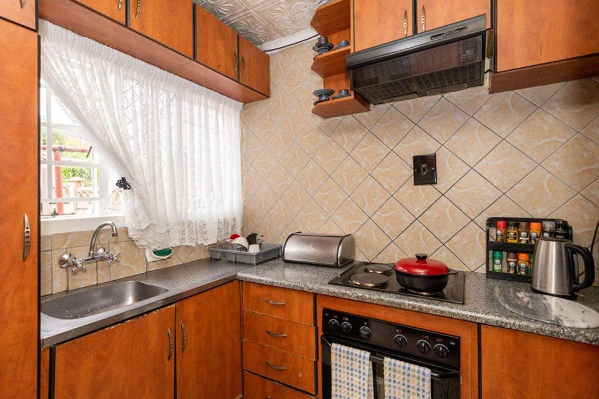 Cosy Two Bedroom House - Photo 5