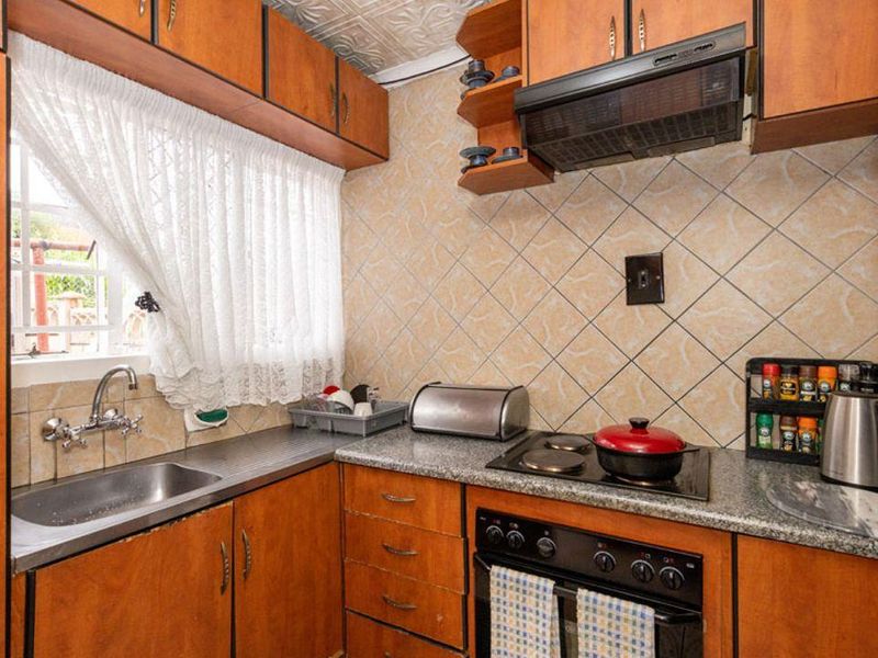 Cosy Two Bedroom House - Photo 5