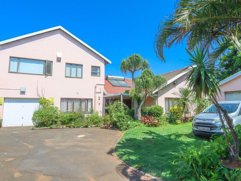 Spacious Double-Storey Home with Sea Views & Exceptional Features - Photo 2