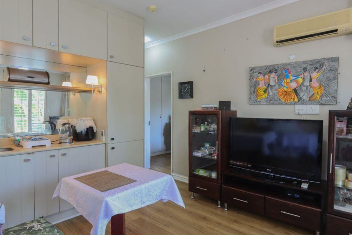 One Bedroom Unit in a Retirement Village - Photo 2