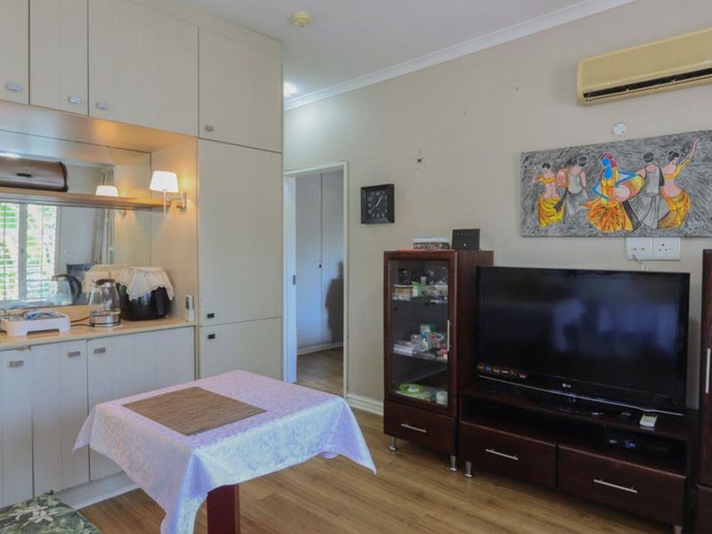 One Bedroom Unit in a Retirement Village - Photo 2