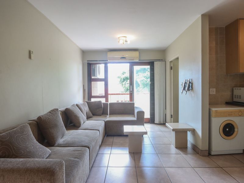 Fully Furnished Two Bedroom Apartment close to amenities - Photo 7