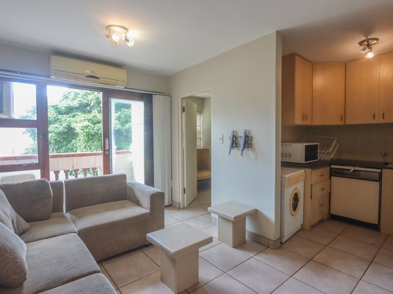 Fully Furnished Two Bedroom Apartment close to amenities - Photo 9