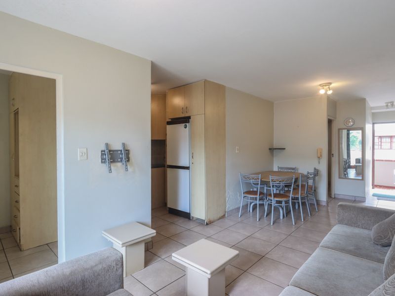 Fully Furnished Two Bedroom Apartment close to amenities - Photo 8