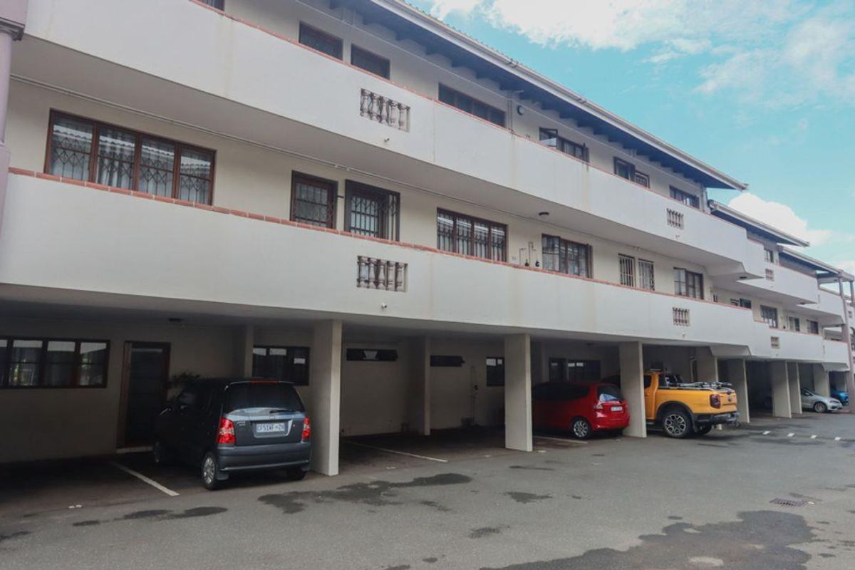Fully Furnished Two Bedroom Apartment close to amenities - Photo 4
