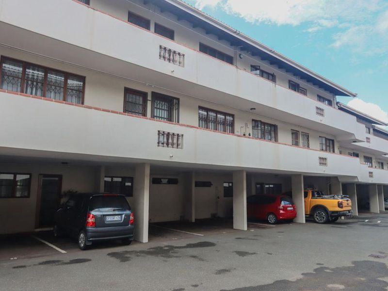 Fully Furnished Two Bedroom Apartment close to amenities - Photo 4