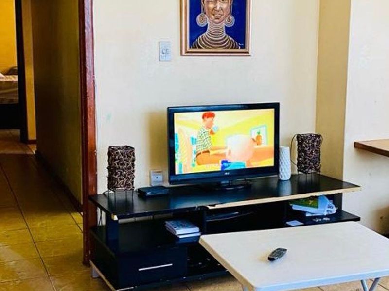 Cosy One and a Half Bedroom Apartment - Photo 2