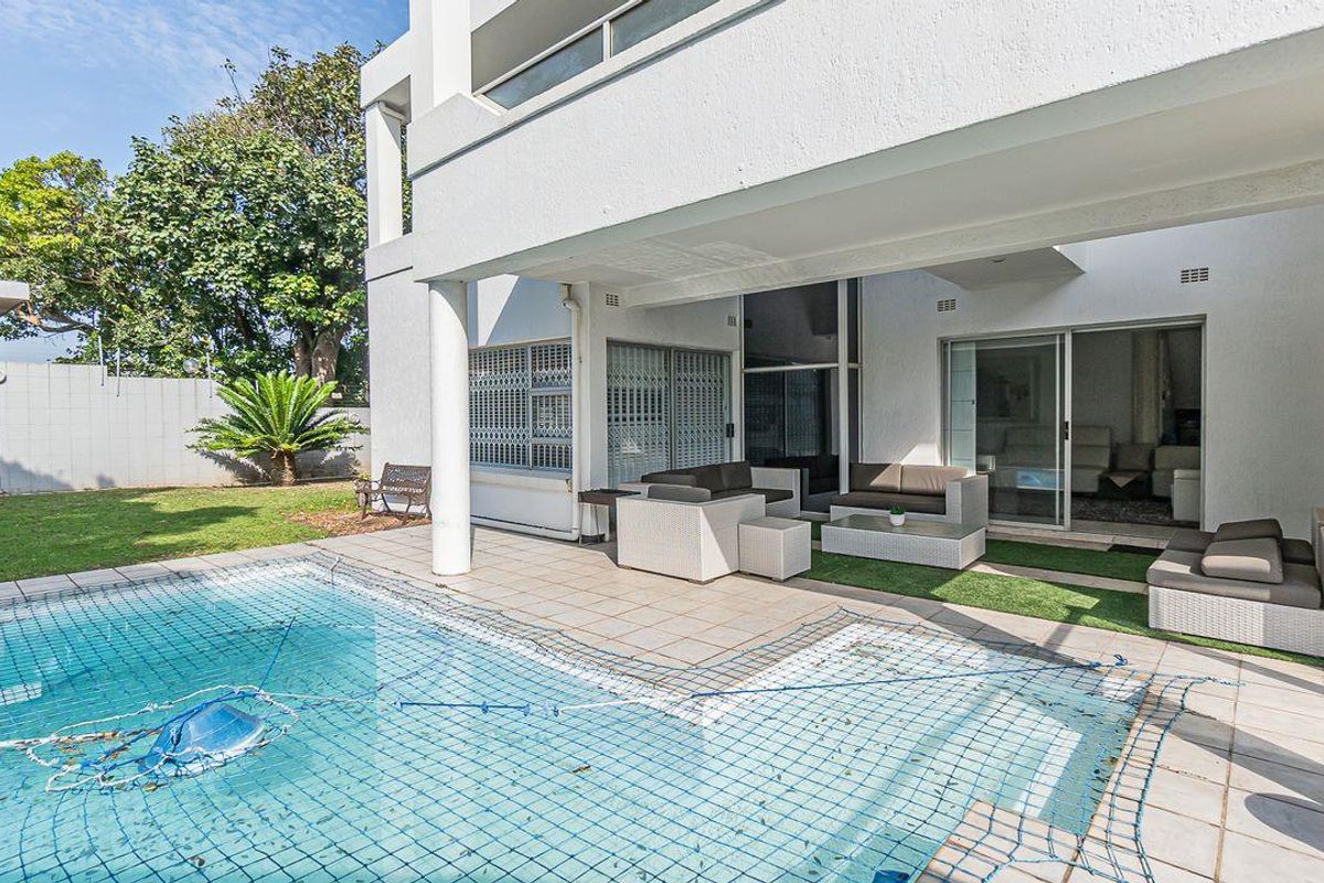 Spacious Home Close to Shopping Malls, Schools and Hospitals - Photo 2