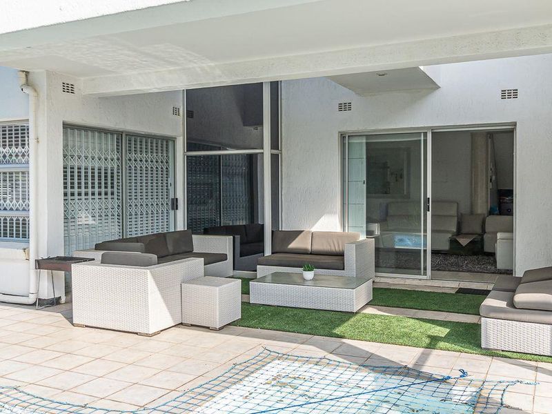 Spacious Home Close to Shopping Malls, Schools and Hospitals - Photo 3