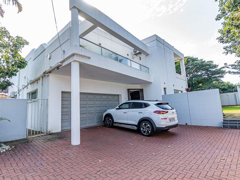 Spacious Home Close to Shopping Malls, Schools and Hospitals - Photo 8