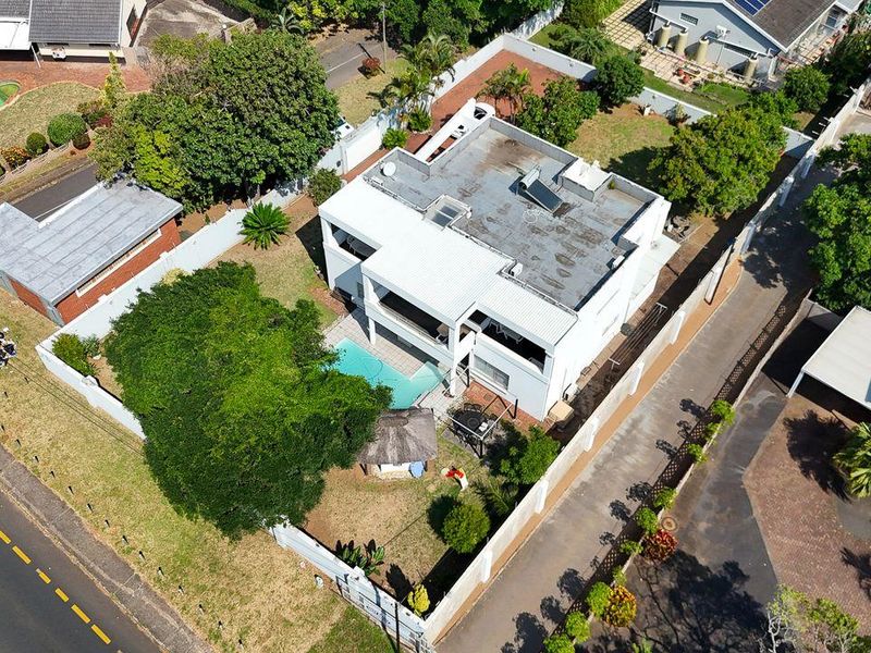 Spacious Home Close to Shopping Malls, Schools and Hospitals - Photo 7