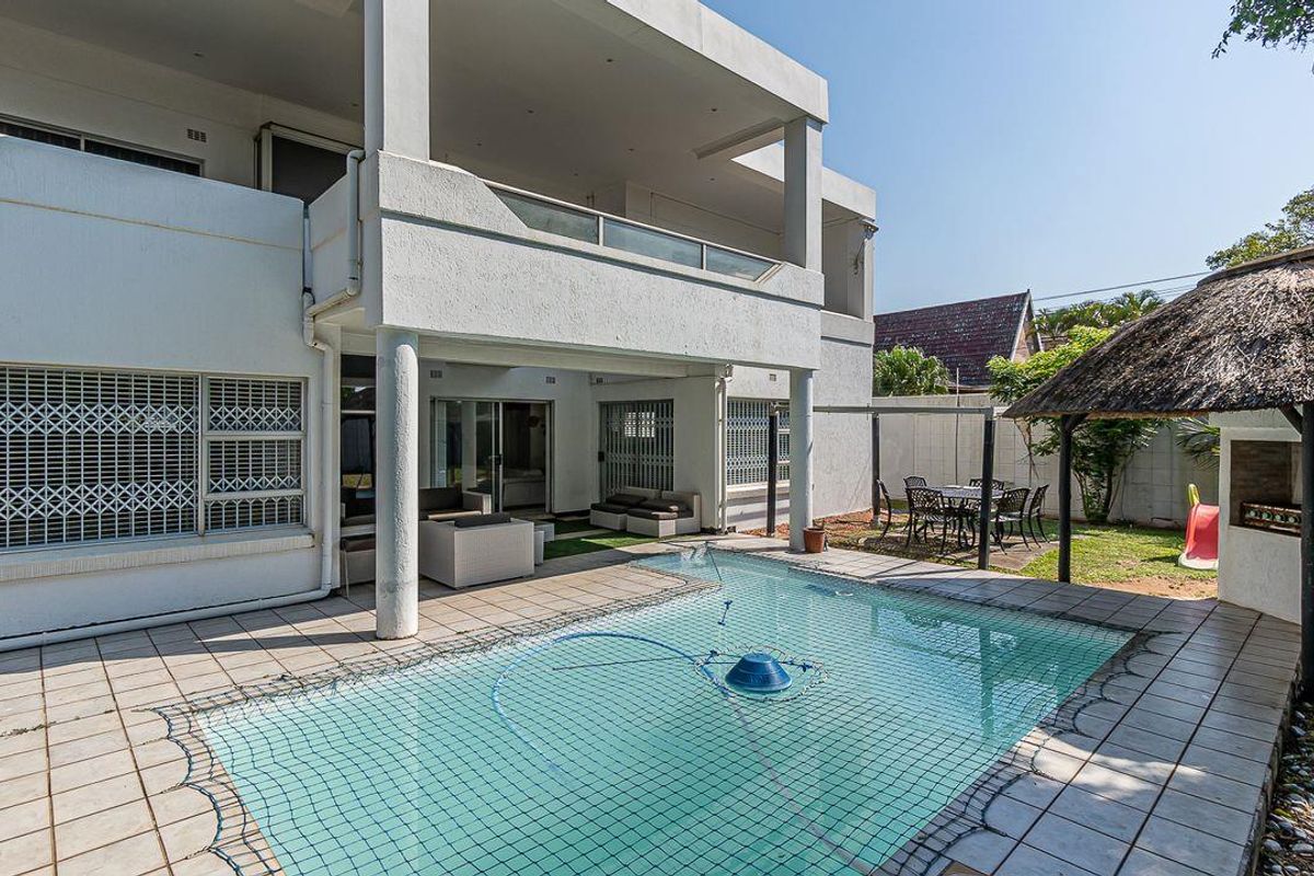 Spacious Home Close to Shopping Malls, Schools and Hospitals - Photo 5