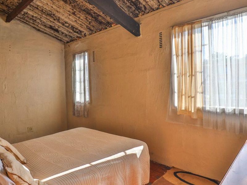 Charming 2 Bedroom Duplex - Photo 10