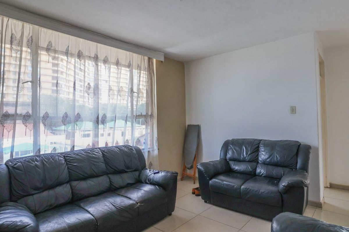 Two Bedroom Apartment close to amenities - Photo 5