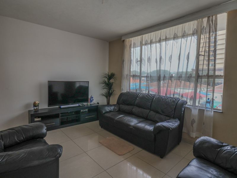 Two Bedroom Apartment close to amenities - Photo 6