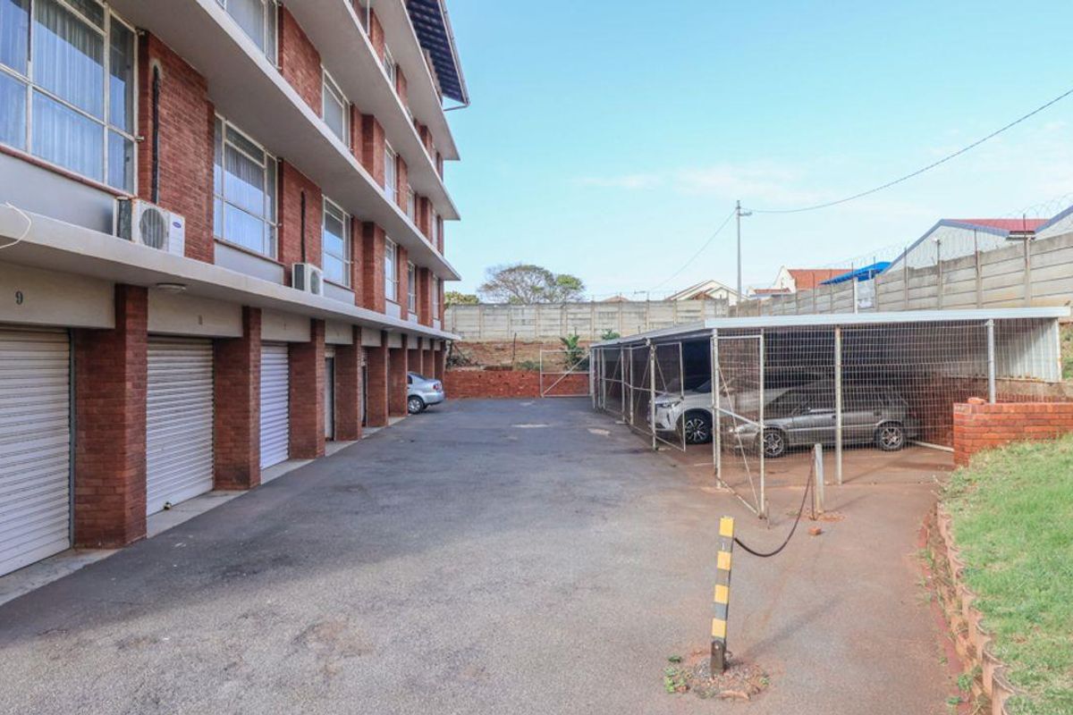 Two Bedroom Apartment close to amenities - Photo 4