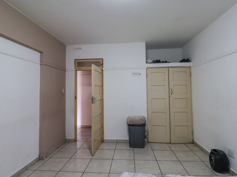 Three Bedroom Apartment - Photo 7