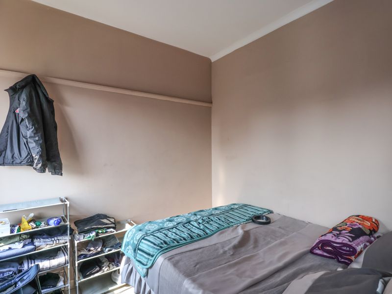 Three Bedroom Apartment - Photo 6