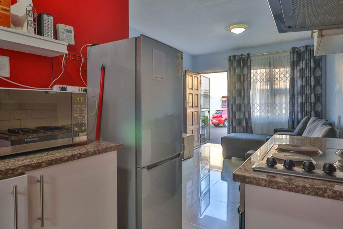 Three Bedroom Ground Floor Simplex - Photo 5