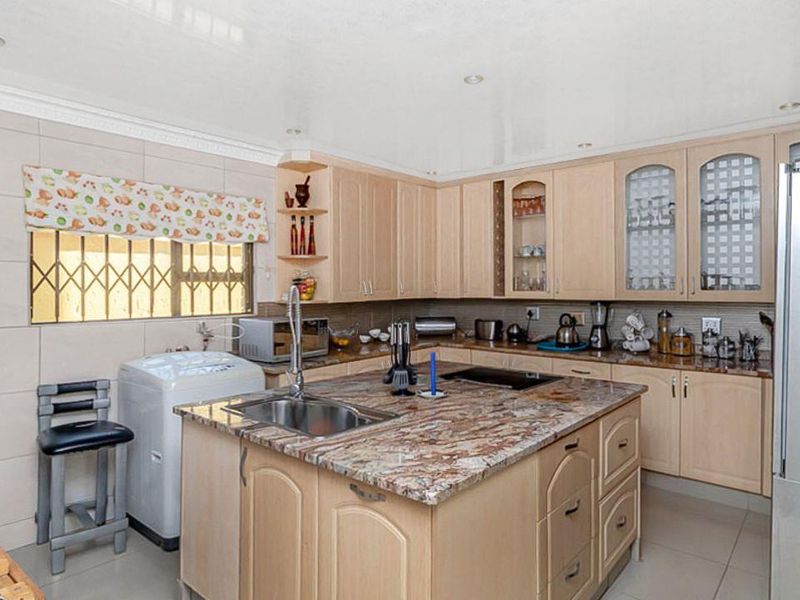 Versatile 4-Bedroom Double-Storey Home in Dobsonville - Photo 2