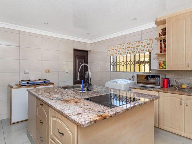 Versatile 4-Bedroom Double-Storey Home in Dobsonville - Photo 3