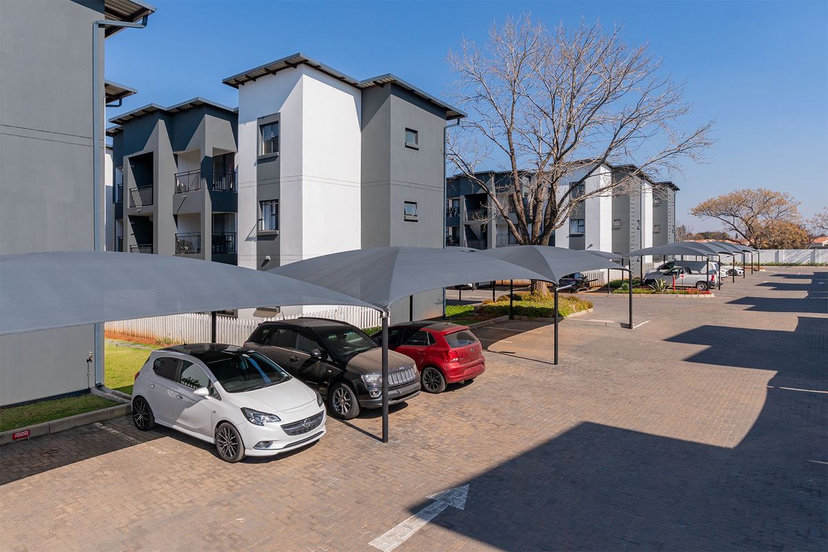 Stunning 2 Bedroom Apartment in Brentwood Park, Kempton Park - Photo 2
