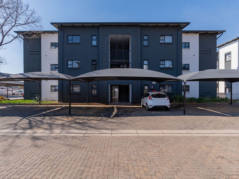 Stunning 2 Bedroom Apartment in Brentwood Park, Kempton Park - Photo 3