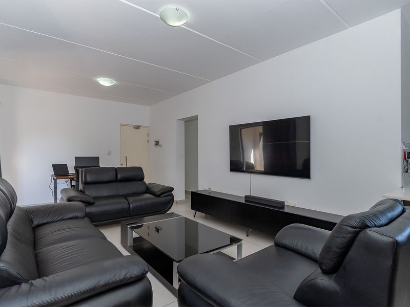 Stunning 2 Bedroom Apartment in Brentwood Park, Kempton Park - Photo 6