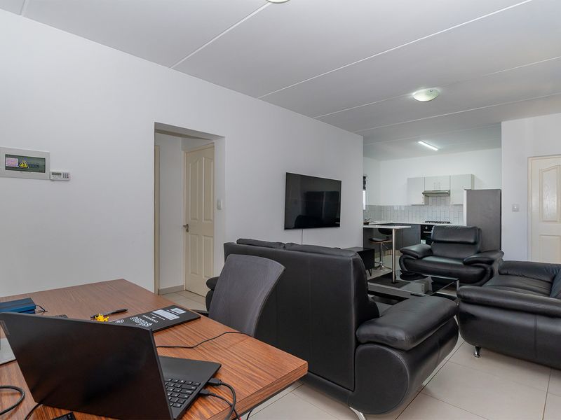 Stunning 2 Bedroom Apartment in Brentwood Park, Kempton Park - Photo 7