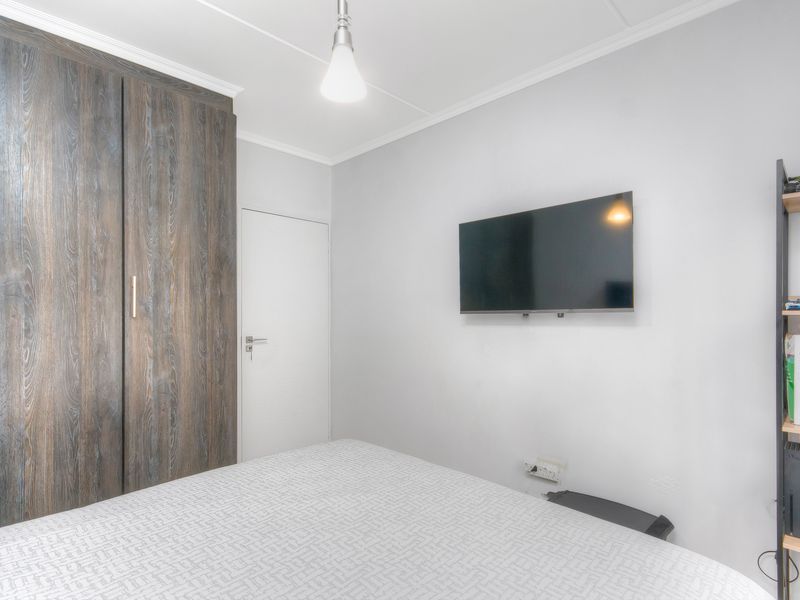 Apartment Block Pending Sale In Johannesburg - Photo 9