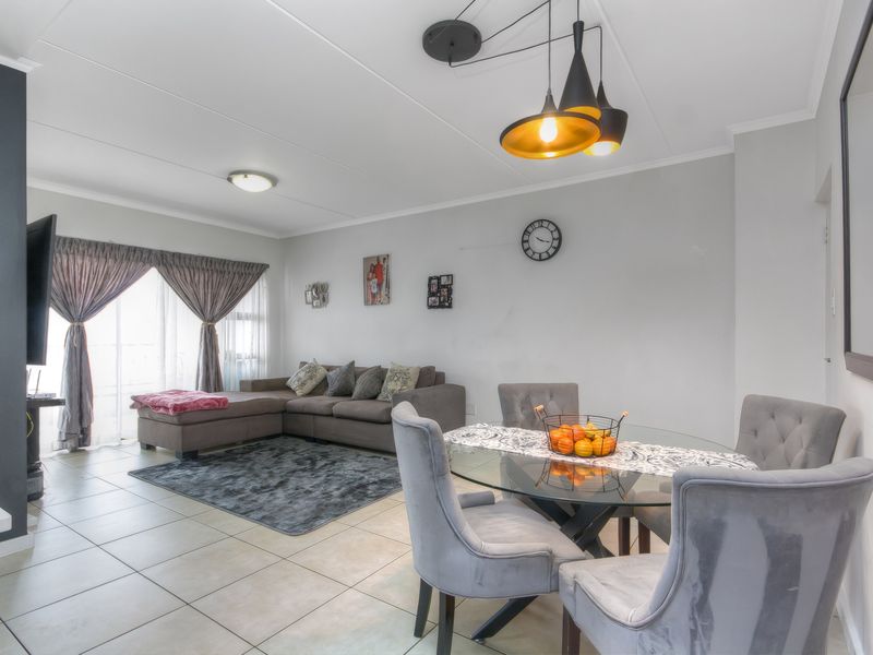 Apartment Block Pending Sale In Johannesburg - Photo 5