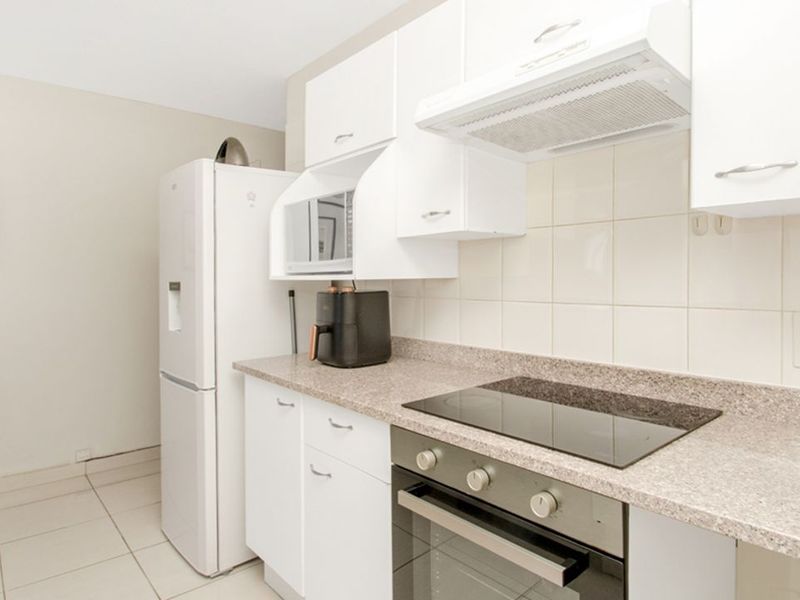 This beautifully presented apartment is the perfect move-in-ready home, offering effortless, single- - Photo 9