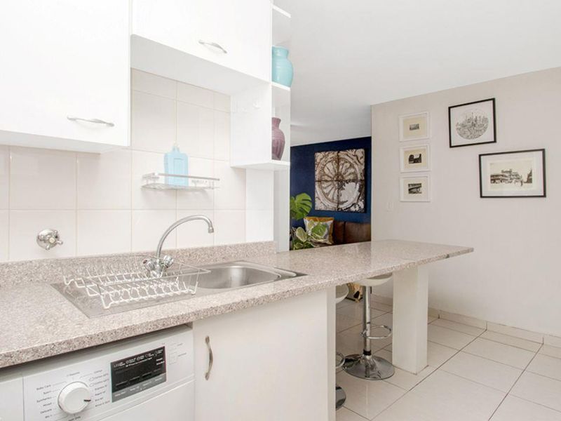 This beautifully presented apartment is the perfect move-in-ready home, offering effortless, single- - Photo 8