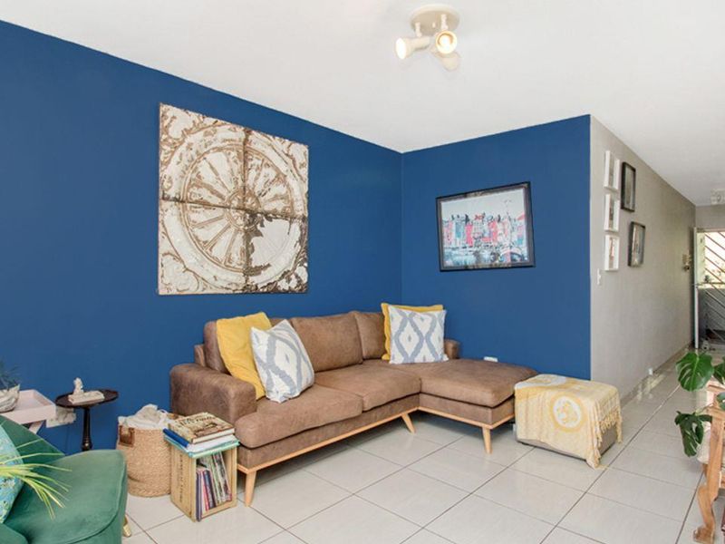 This beautifully presented apartment is the perfect move-in-ready home, offering effortless, single- - Photo 2