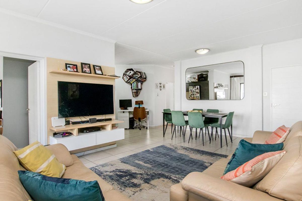 Modern 3-Bedroom Garden Apartment in a Secure Lifestyle Estate - Photo 2
