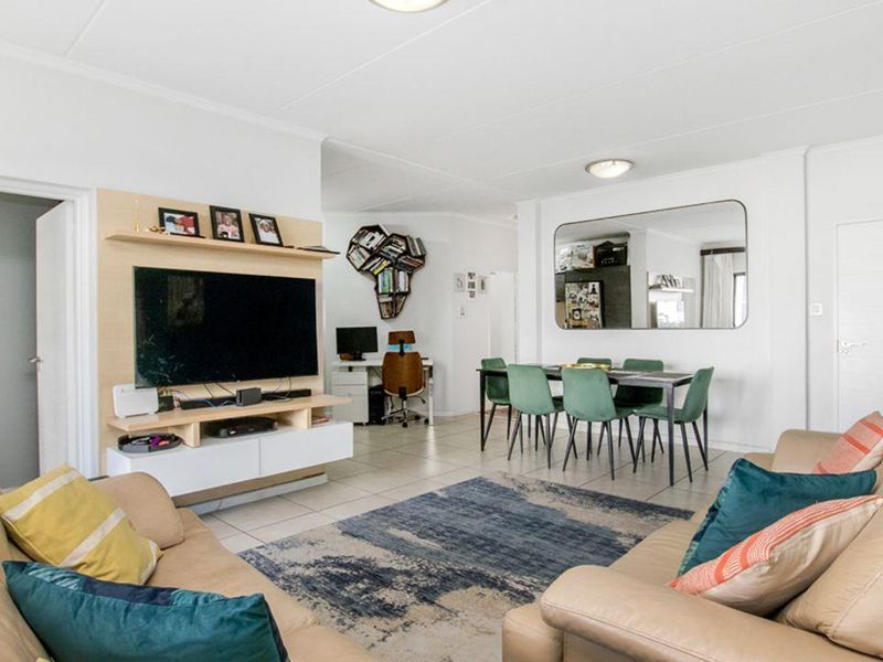 Modern 3-Bedroom Garden Apartment in a Secure Lifestyle Estate - Photo 2