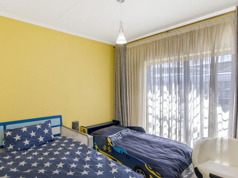 Modern 3-Bedroom Garden Apartment in a Secure Lifestyle Estate - Photo 7