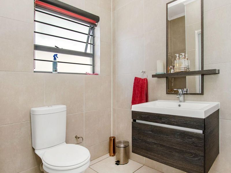 Modern 3-Bedroom Garden Apartment in a Secure Lifestyle Estate - Photo 10