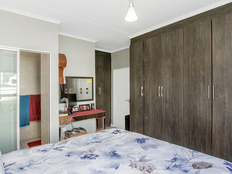 Modern 3-Bedroom Garden Apartment in a Secure Lifestyle Estate - Photo 6