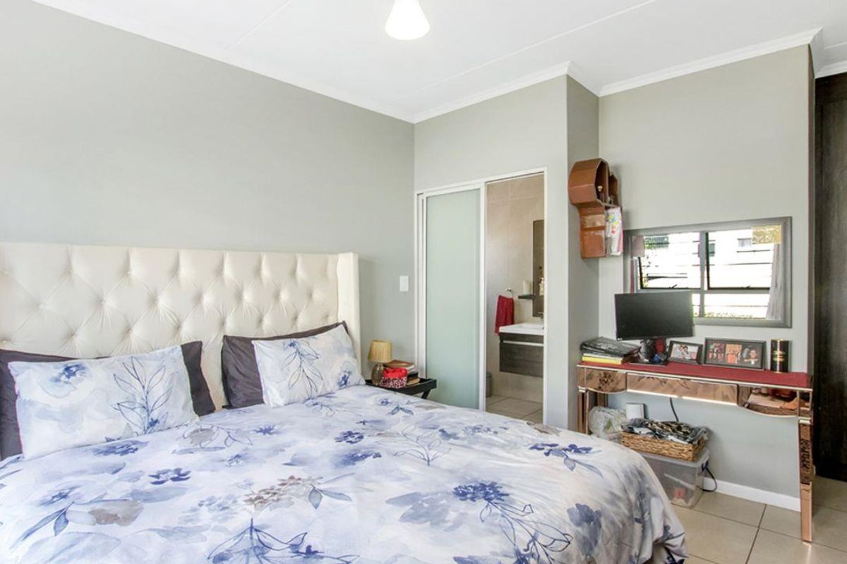 Modern 3-Bedroom Garden Apartment in a Secure Lifestyle Estate - Photo 5