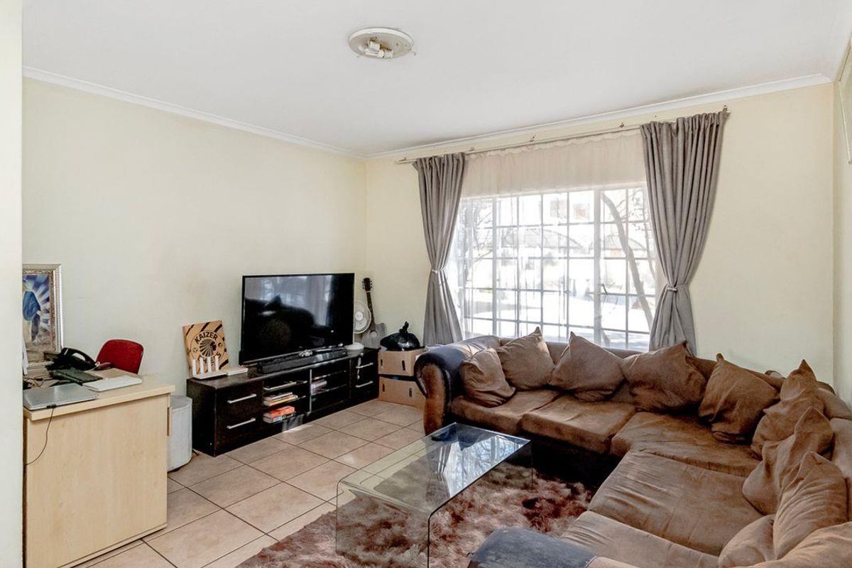 Charming Ground Floor Apartment in Northgate - Photo 2