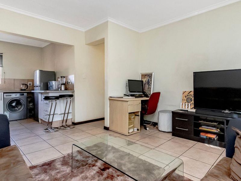 Charming Ground Floor Apartment in Northgate - Photo 4