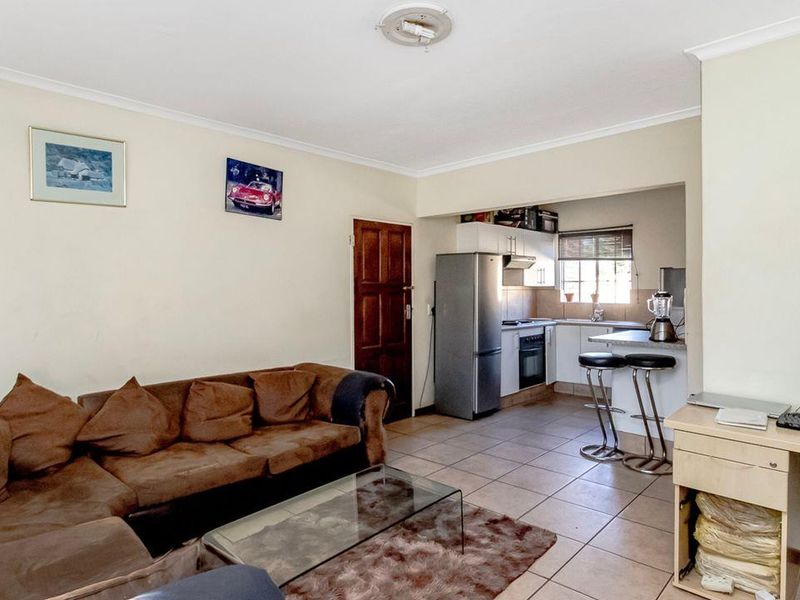 Charming Ground Floor Apartment in Northgate - Photo 3