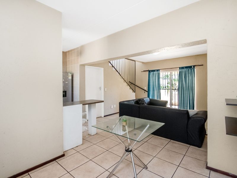 Charming 2-Bedroom Duplex in Secure North Riding Estate - Photo 3