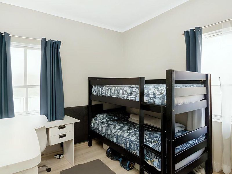 Modern 3-Bedroom Family Gem in Vukani Comple - Photo 10