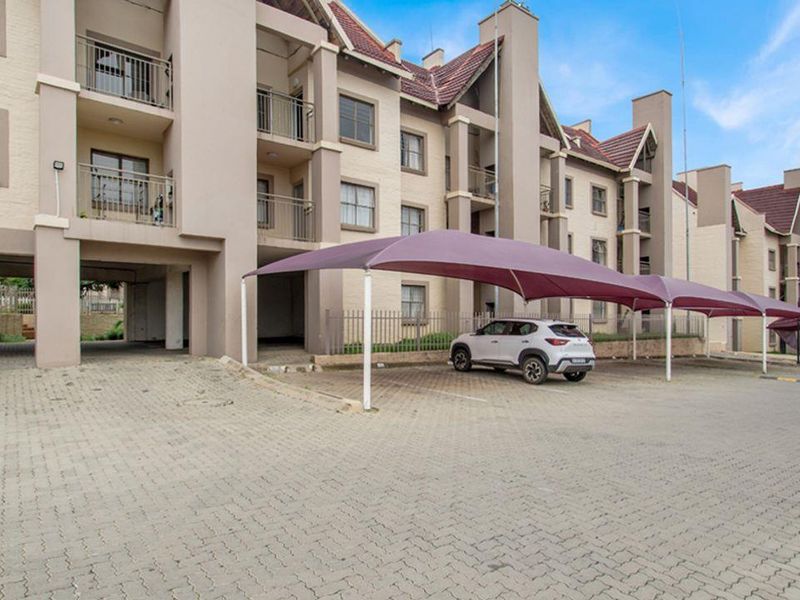 Modern Loft Living in the Heart of Northgate - Photo 8