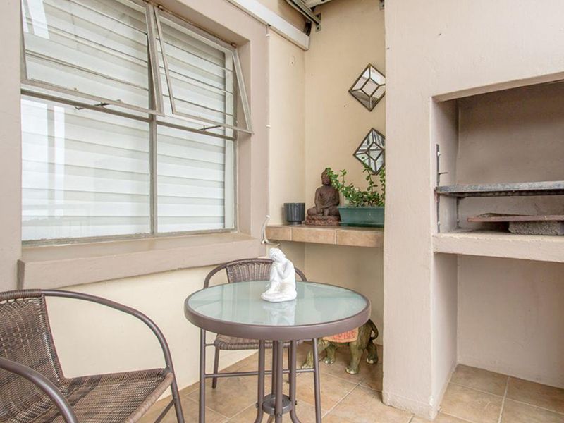 Modern Loft Living in the Heart of Northgate - Photo 10