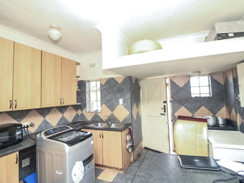 Investor's Dream Property!!! - Photo 4