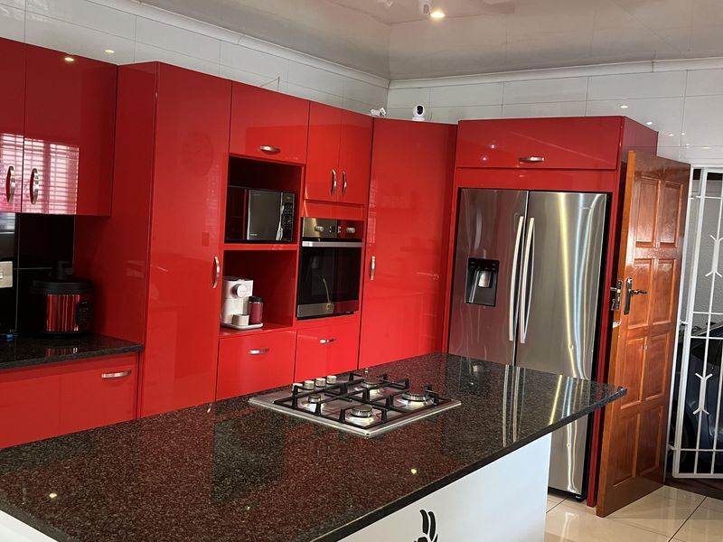 North-facing secure lock-up and go garden unit!!! - Photo 10